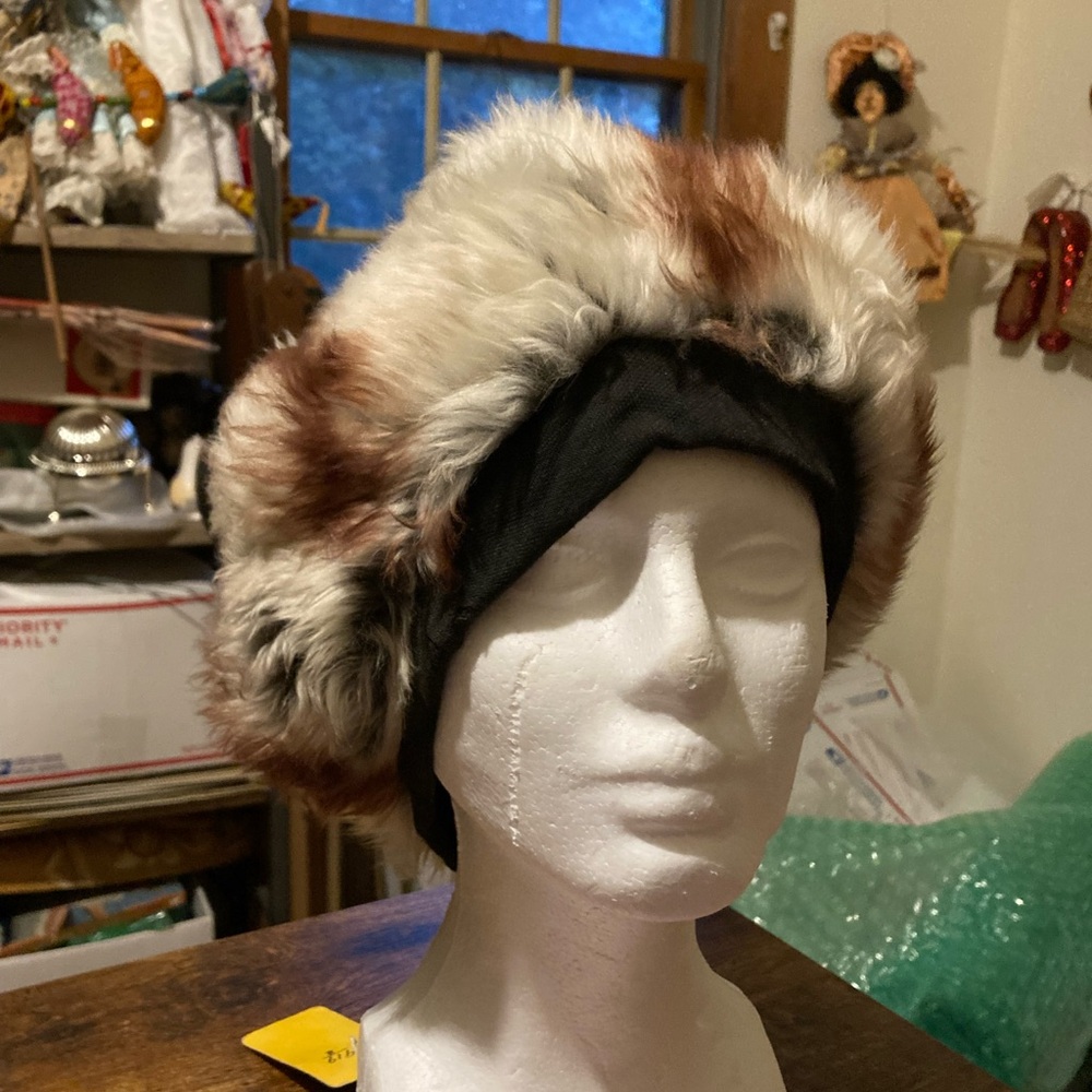Hollander ladies vintage fur hat